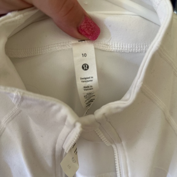 white lululemon define jacket - Picture 4 of 4